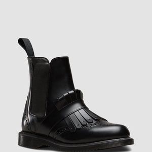 Dr. Marten Tina Smooth
